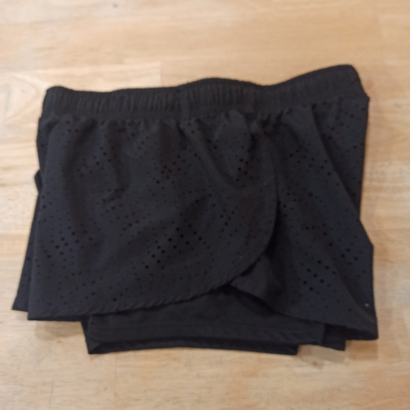 Forever 21 Women's Black Perforated Shorts - Picture 4 of 14